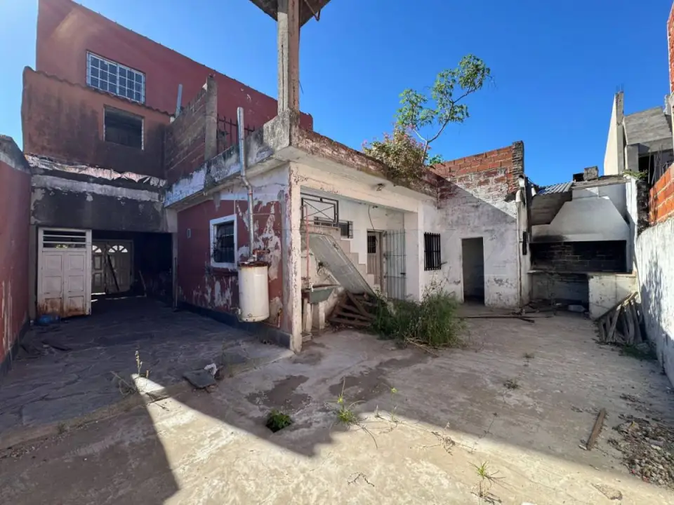 Casa de 6 ambientes en Morón, foto 2