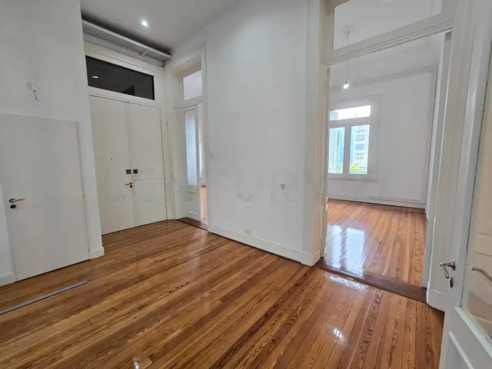 Oficina de 258 m² en Barrio Norte, foto 3