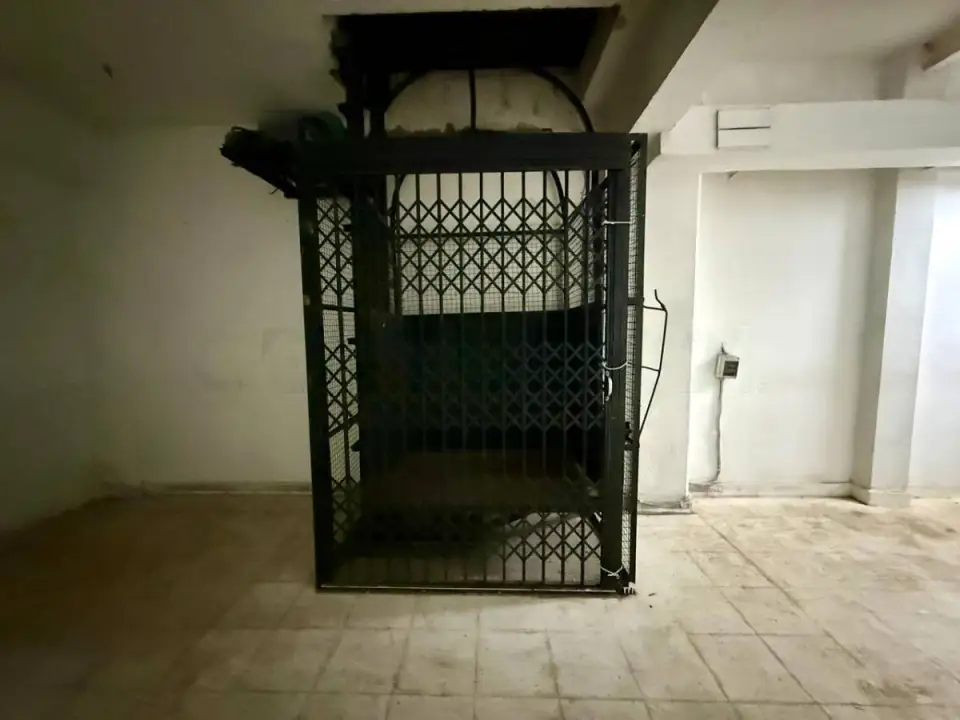 Depósito de 288 m² en Monserrat, foto 4