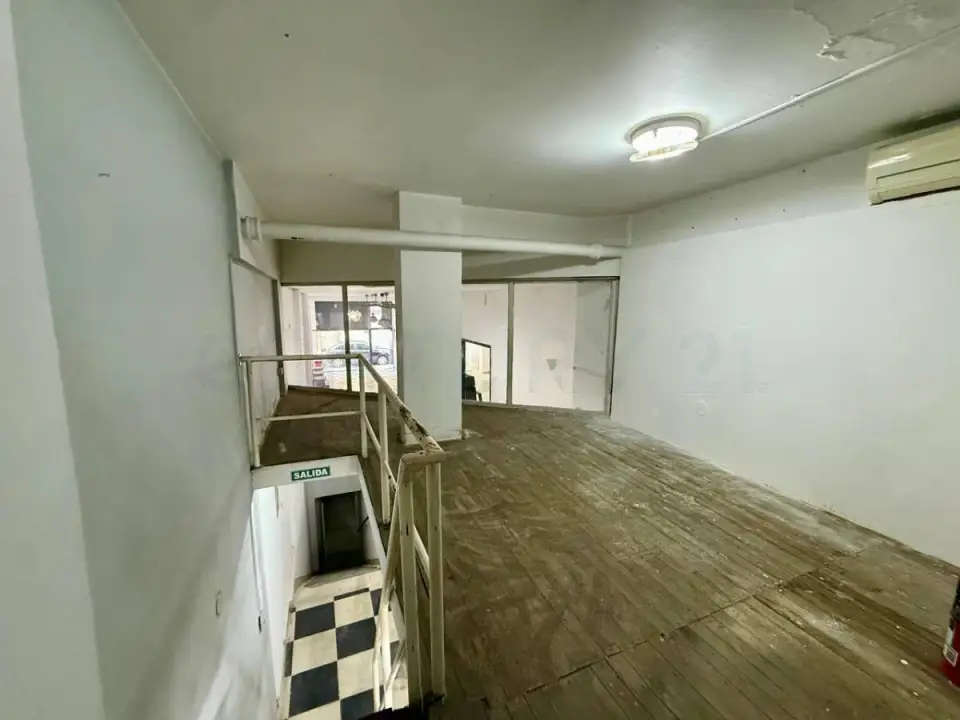 Depósito de 153 m² en Monserrat, foto 3