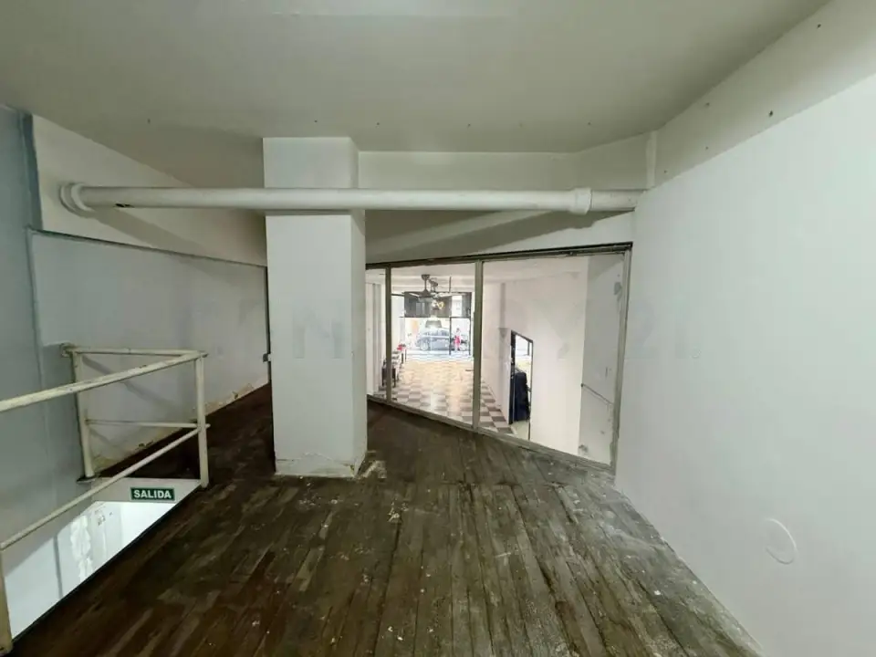 Depósito de 153 m² en Monserrat, foto 4