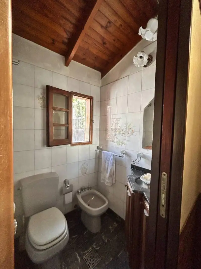 Casa de 5 ambientes en Lanús, foto 2