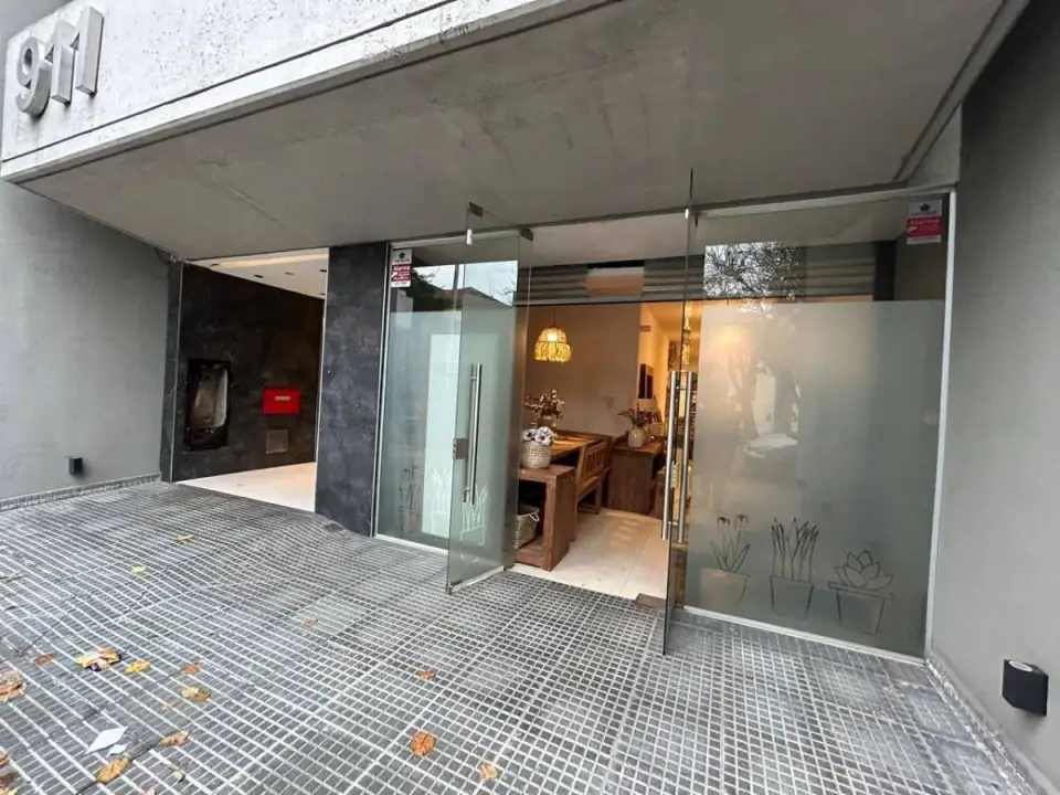 Local de 51 m² en Flores, foto 2