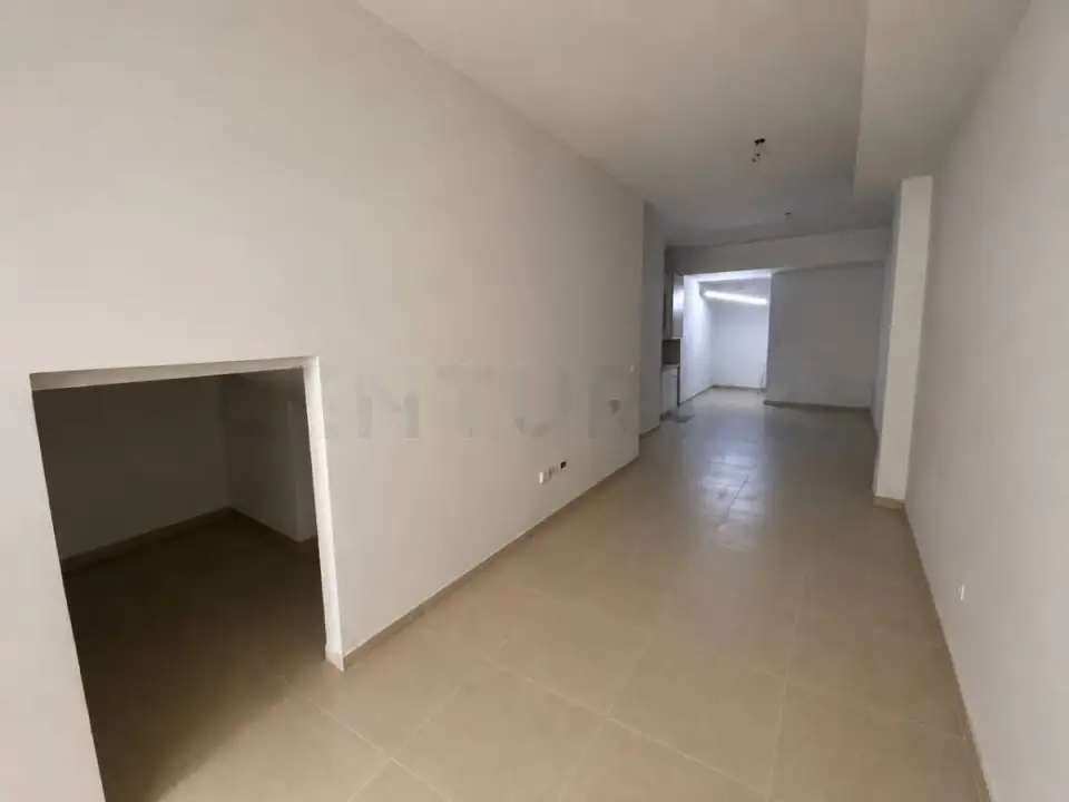 Local de 51 m² en Flores, foto 2