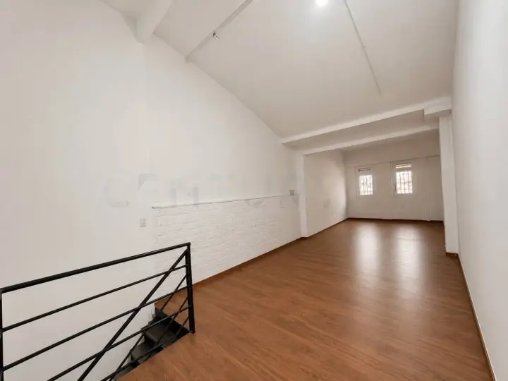 Local de 48 m² en Flores, foto 1