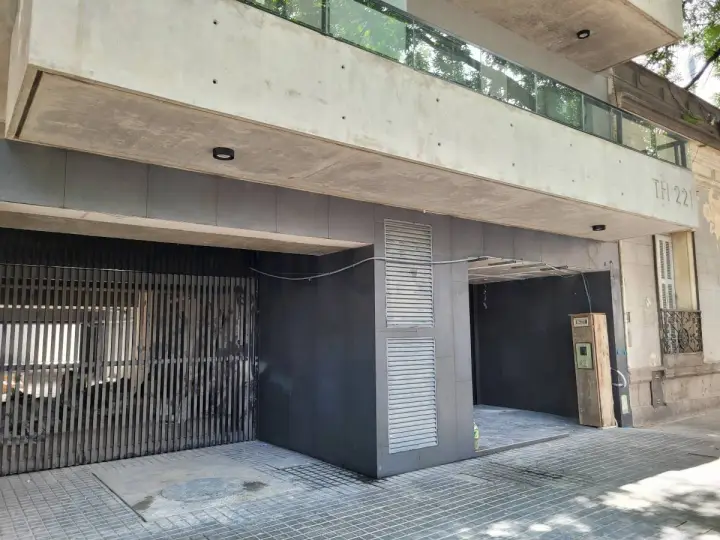 Thames 200, Villa Crespo