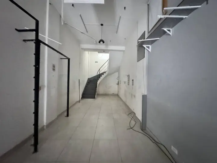 Local de 147 m² en Once, foto 1