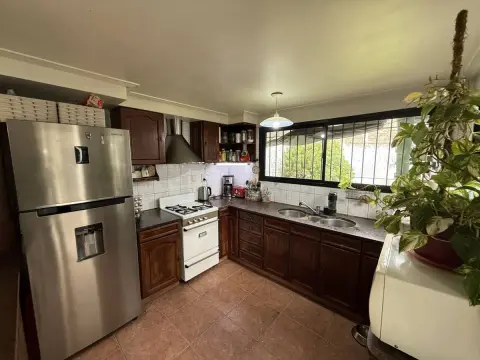 Casa de 4 ambientes en Burzaco