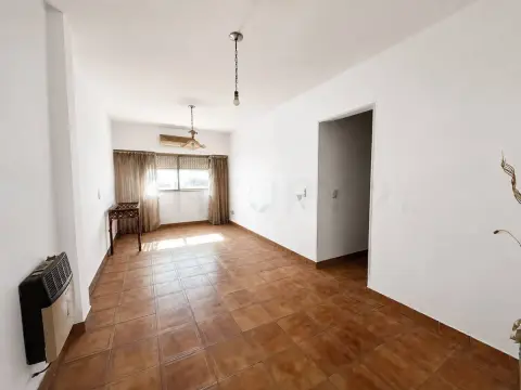 Departamento de 4 ambientes en Lanús Oeste