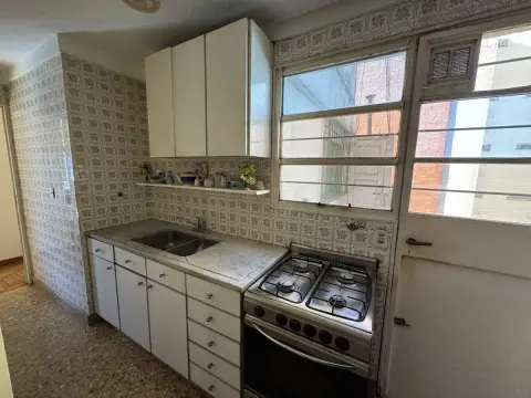 Departamento de 4 ambientes en Flores