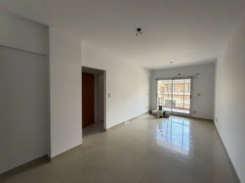 Departamento de 3 ambientes en Flores