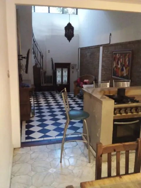Casa de 6 ambientes en Parque Chacabuco